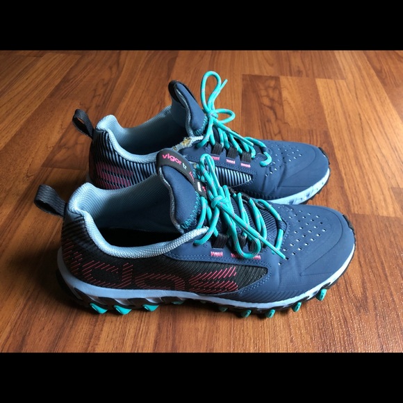 Women’s adidas sneakers size 8 US - Picture 5 of 7